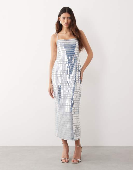 ARRANGE – Maxi-Säulenkleid in Eisblau mit linearem Schmucksteinbesatz und Camisole-Trägern, 2 von 4