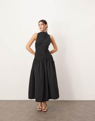 ARRANGE - Maxikleid in Schwarz mit tiefer Taille, Raffung und Trichterkragen