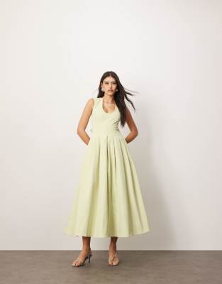 ARRANGE - Midikleid in Pistaziengrün mit tiefem, strukturiertem Ausschnitt und Ösendesign