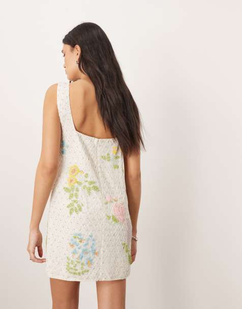 ARRANGE – Minikleid in Weiß mit eckigem Ausschnitt und Blumenmuster mit Perlenverzierung - view 1