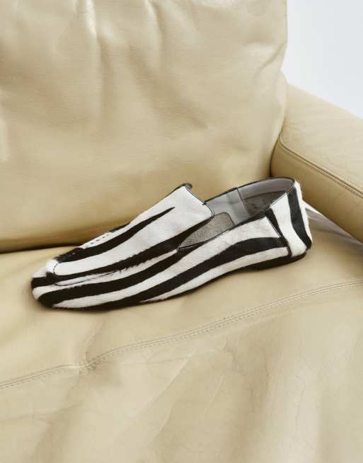 ARRANGE mocassins en cuir imprimé zèbre, 2 de 4