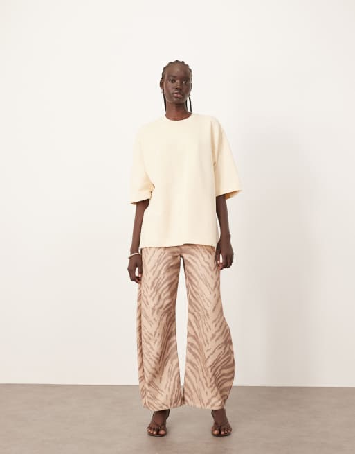 ARRANGE – Naturvit, kraftig t-shirt i oversize med dekorativ söm, 4 av 4