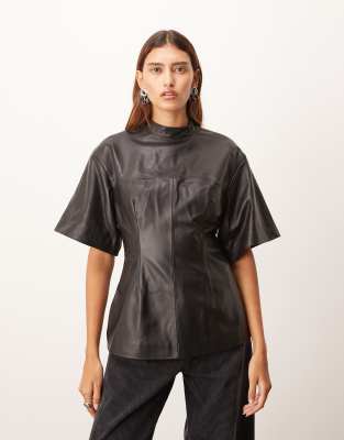 ARRANGE - Oberteil aus weichem Leder in Schwarz mit hohem Ausschnitt und betonter Taille