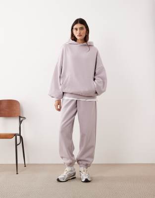ARRANGE - Oversize-Jogginghose aus hochwertigem, schwerem Material in zartem Flieder mit Bündchen-Lila