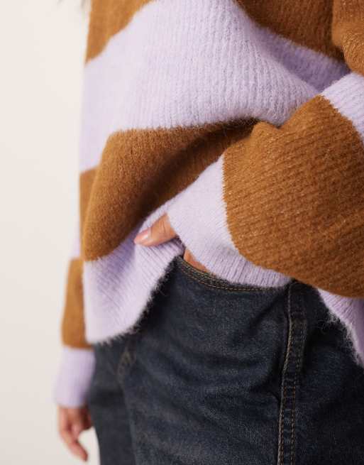 ARRANGE - Oversized gestreepte gebreide trui met ronde hals in lila en bruin, 2 van 4