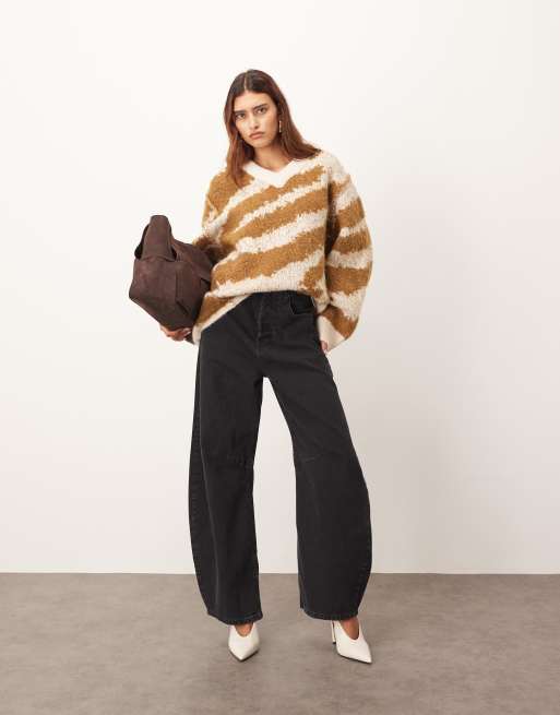 ARRANGE oversized knit v neck sweater with curved hem in toffee & cream tiger antarsia, 2 of 4
