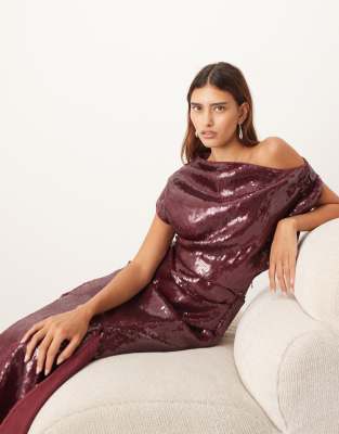 ARRANGE - Pailletten-Maxikleid in Rot mit drapiertem Oberteil und eckig geschnittenem Saum