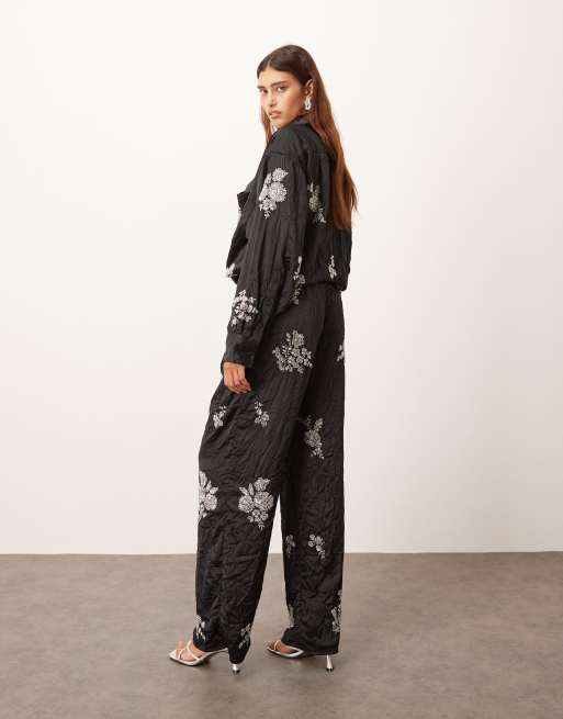 ARRANGE - Pantalon d'ensemble effet froissé en satin avec fleurs ornementées - Noir, 5 de 5