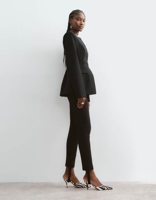 ARRANGE pantalones pitillo con estribo en negro, 5 de 5