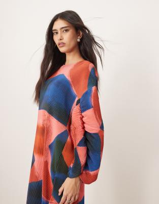 ARRANGE plisse large sleeve maxi dress in print