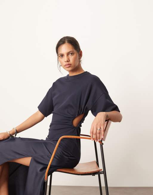 ARRANGE – Premium – Marinblå maxiklänning i jersey och satin med hybriddesign, 4 av 4