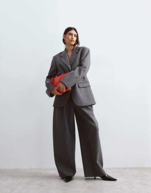 ARRANGE Premium Oversize-Wollblazer mit kontrastierendem Streifenfutter in Grau, 2 von 5