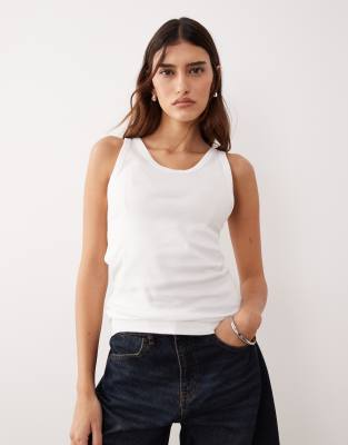 ARRANGE ARRANGE premium vest top in white