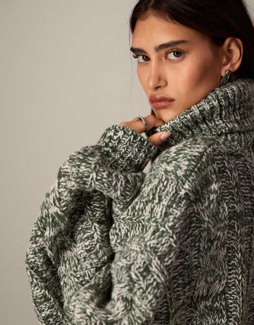 ARRANGE - Pull en maille torsadée à col montant - Vert et crème, 3 de 4