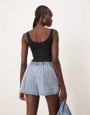 Arrange Quilted Distressed-look Casual Shorts With Pockets