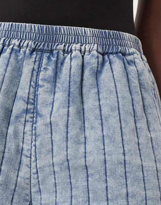 ARRANGE quilted distressed-look casual shorts with pockets in washed blue - part of a set