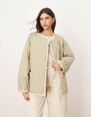 quilted oversized jacket with contrast trim in sage-Green