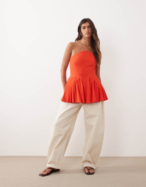 ARRANGE - Rød bandeau-overdel med peplum-design og plisseringer, 2 af 4