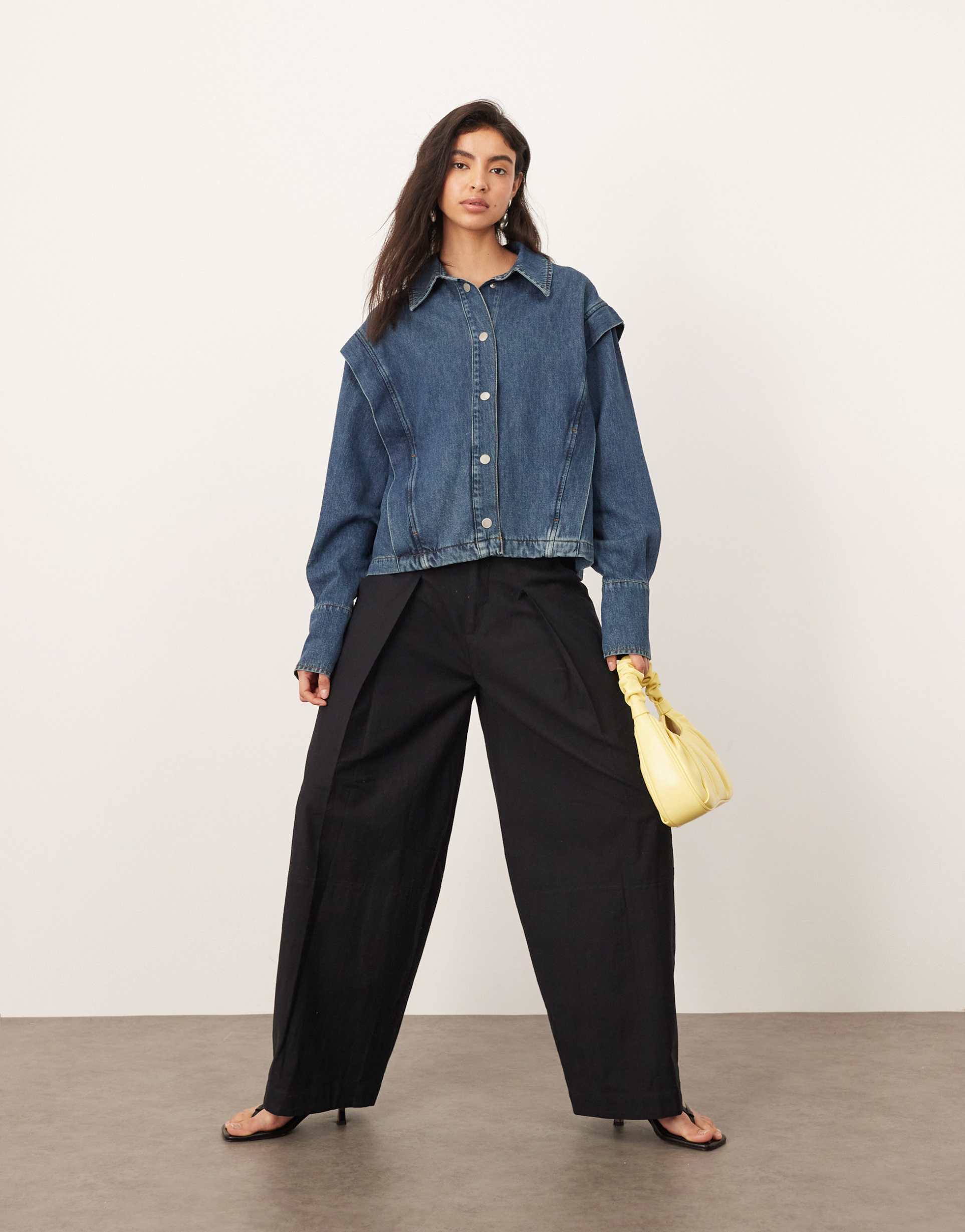 arrange remi linen high waist barrel leg pants in black