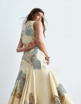 ARRANGE - Robe longue à taille basse et broderies fleuries - Babeurre