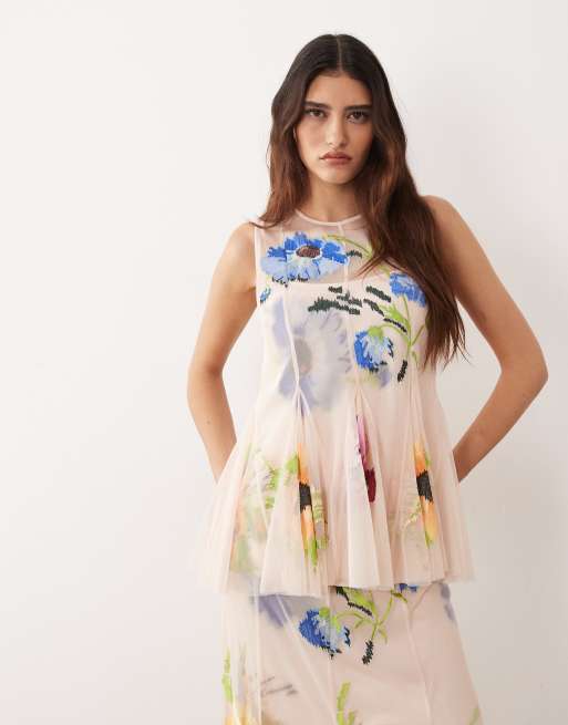 ARRANGE – Różowy plisowany zestaw z haftowanym kwiatowym wzorem: top i spódnica maxi, 2 z 3