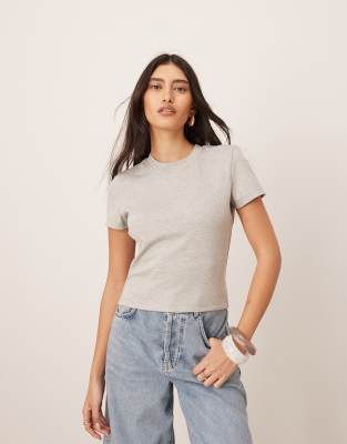 ARRANGE - Schlichtes, figurbetontes T-Shirt in meliertem Grau