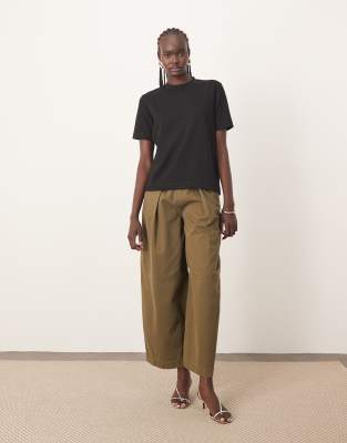 ARRANGE - Schlichtes T-Shirt in Schwarz mit regulärer Passform