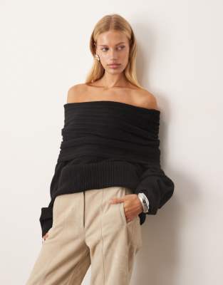 ARRANGE - Schulterfreier Pullover in Schwarz aus grobem Rippstrick
