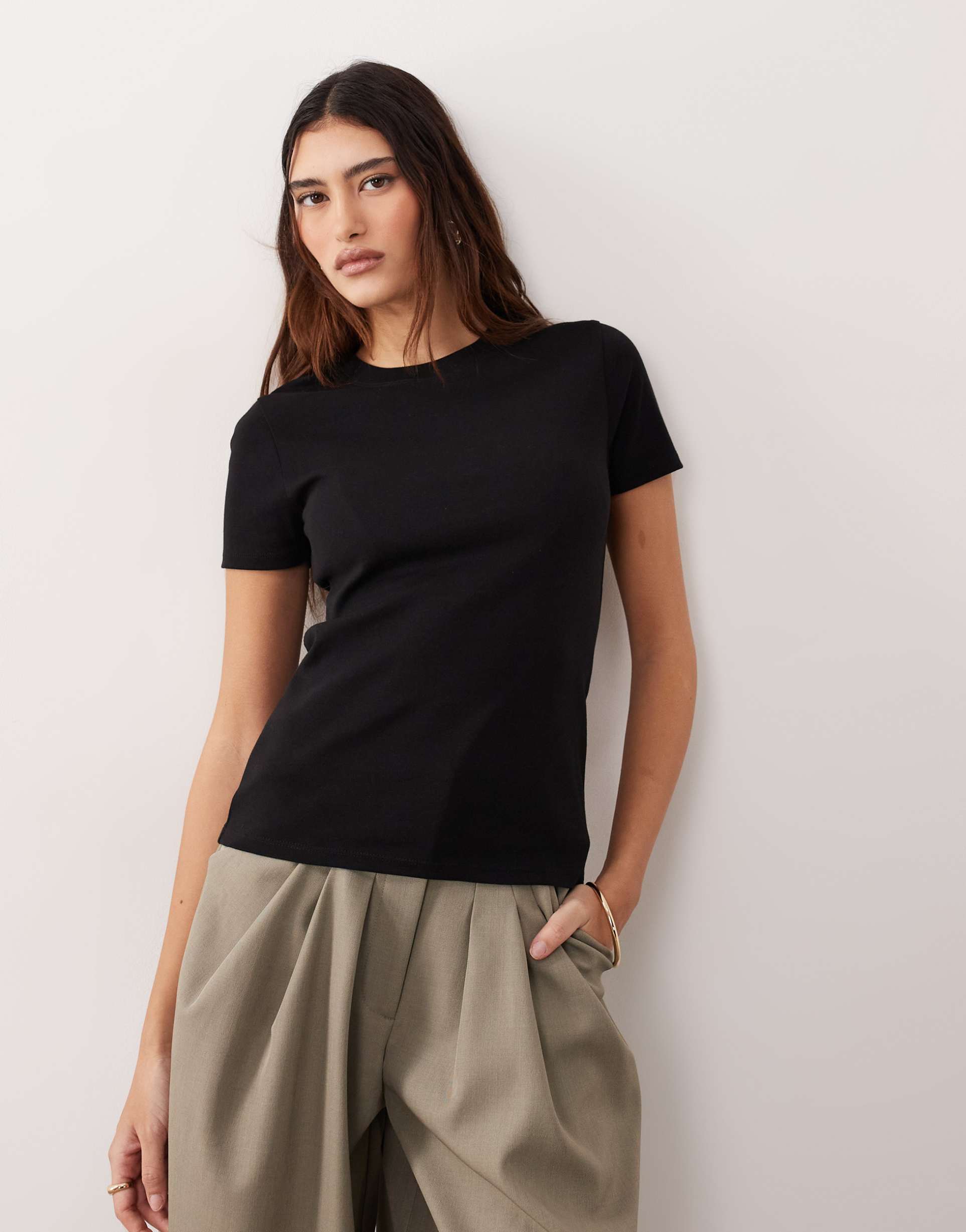 arrange sculpted crew neck t-shirt in black