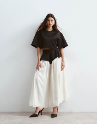 Sculpted Waist