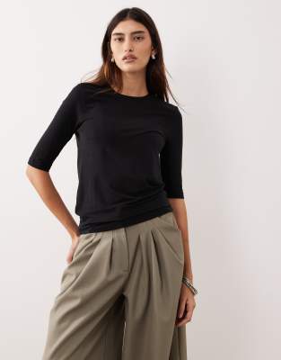 Arrange Slim Fit Half Sleeve Tee In Black