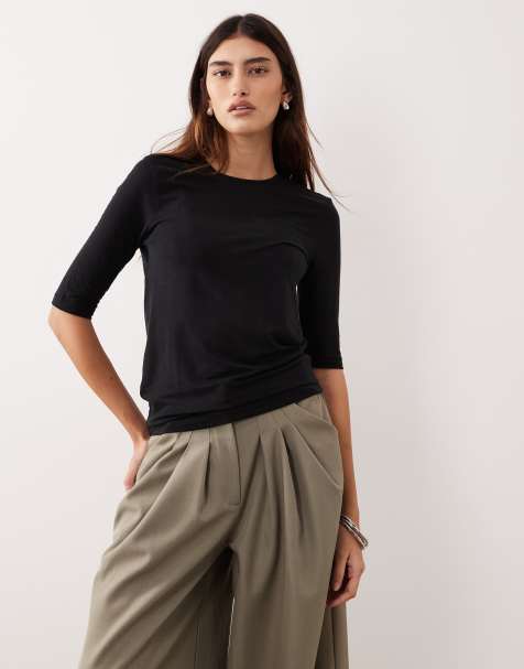 ARRANGE slim fit half sleeve tee in black