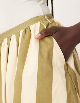 Arrange Structured Full Skirt In Multi