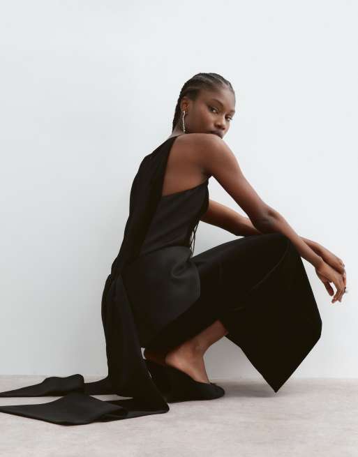 ARRANGE structured velvet panelled maxi dress in black, 2 of 5