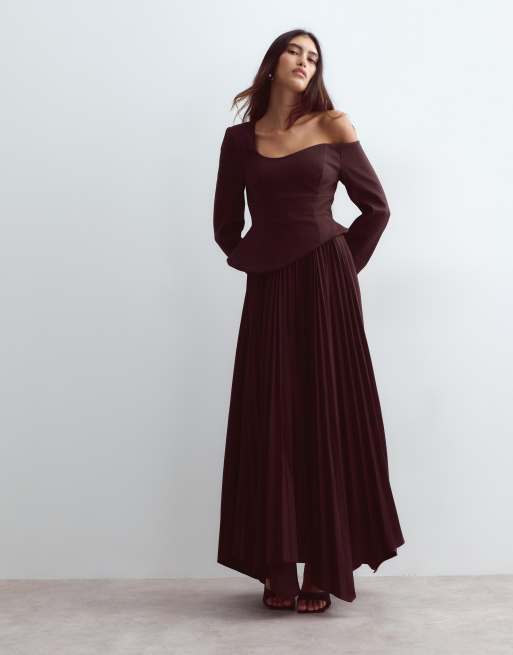 ARRANGE structured wave neckline maxi dress with pleated skirt in chocolate, 2 of 4