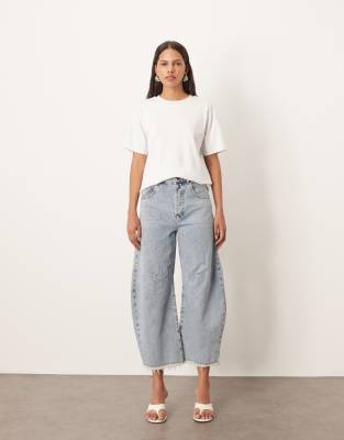 ARRANGE - Sydney - Barrel-Leg-Jeans in hellblauer Waschung mit verkürztem Schnitt