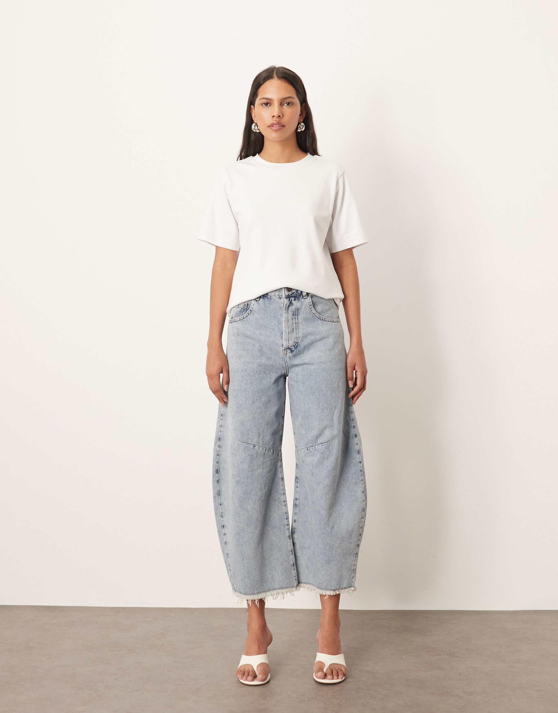 arrange sydney cropped denim barrel leg jeans in light wash blue
