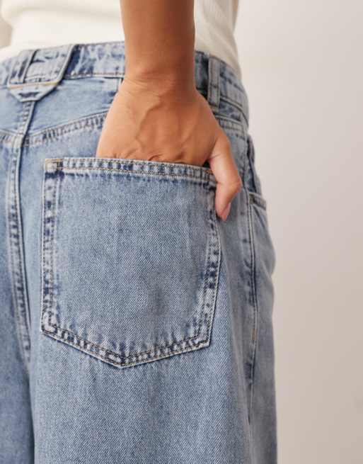 ARRANGE Sydney denim barrel leg jean in 90's light wash blue