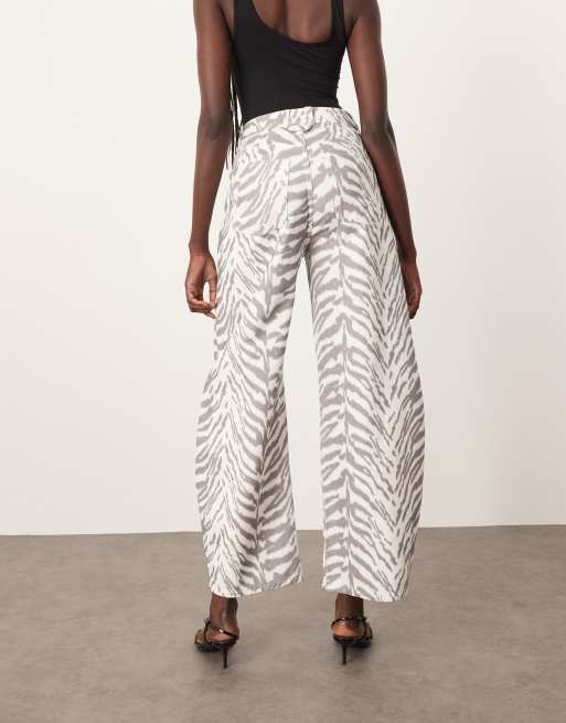 ARRANGE Sydney denim barrel leg jean in tiger print
