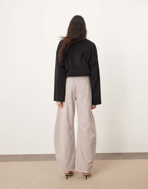 ARRANGE Sydney denim barrel leg jeans in dove gray