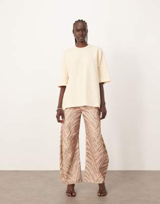 [ARRANGE] ARRANGE Sydney denim barrel leg jeans in natural tiger print-Brown 12 Natural tiger