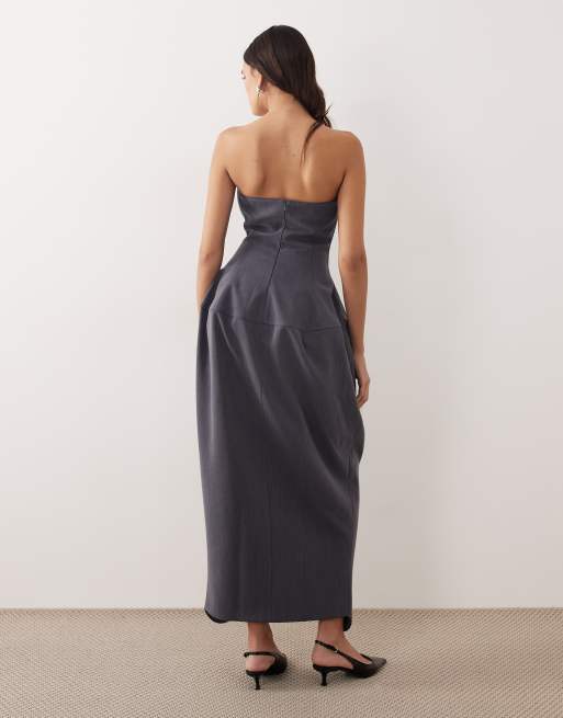 ARRANGE – Szara profilowana obszerna sukienka midi z dekoltem bandeau, 4 z 4