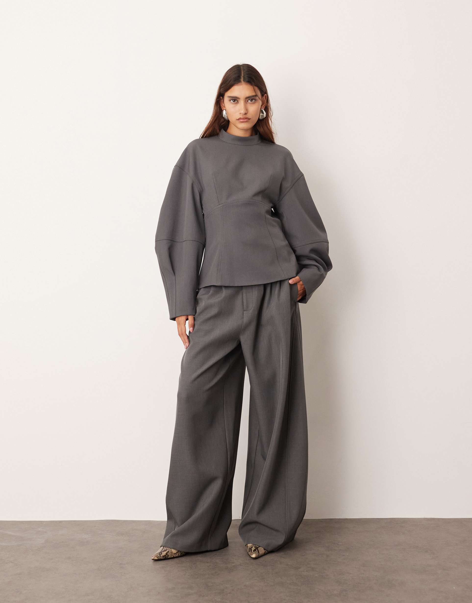 arrange tailored pleated detail wide leg barrel pants in gray - part of a set