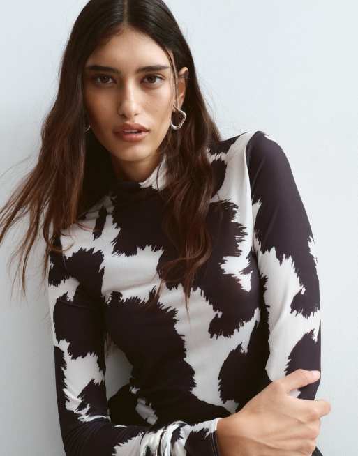 ARRANGE top a maniche lunghe in rete con stampa mucca premium, 3 di 4
