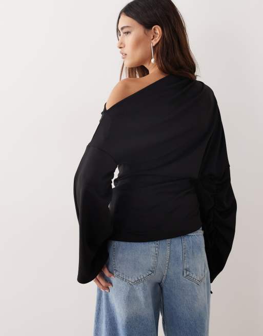 ARRANGE - Top in jersey nero con spalla scoperta, maniche ampie e fondo arricciato, 4 di 4