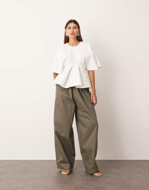 ARRANGE - Top in twill color écru con maniche ad ali di pipistrello e fondo peplo, 3 di 4