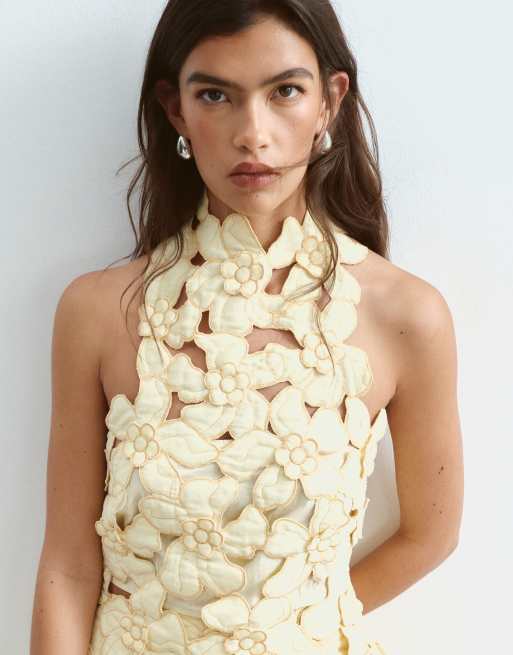 ARRANGE - Co-ord set van linnen met top met halternek en midirok met geborduurde bloemen en uitsnijdingen in lichtgeel, 2 van 3