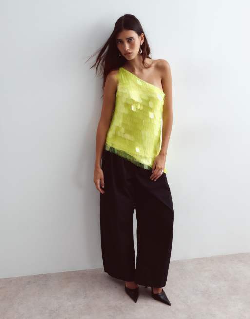 ARRANGE top monospalla minimal con paillettes shard in lime, 2 di 4