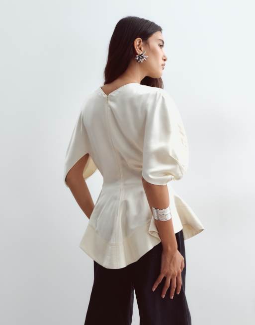 ARRANGE top péplum à manches volumineuses en satin ivoire, 4 de 4