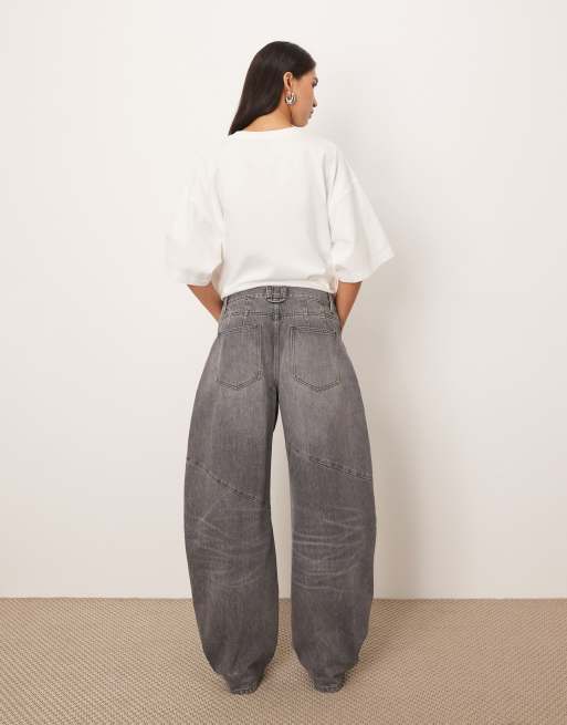 ARRANGE – Tova – Gråtvättade jeans med snurrad design, 3 av 5